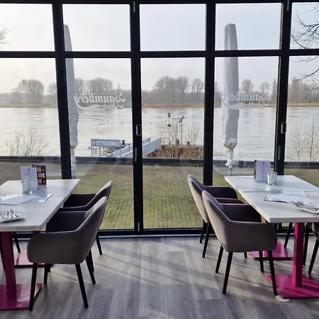 Baumberger Rheinterrassen Hotell