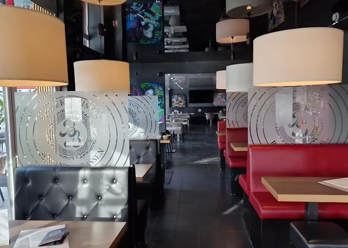 Otel Baumberger Rheinterrassen Baumberg